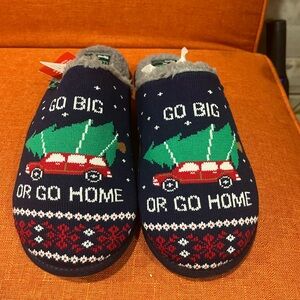 Reef Festive Navy and Red Slippers